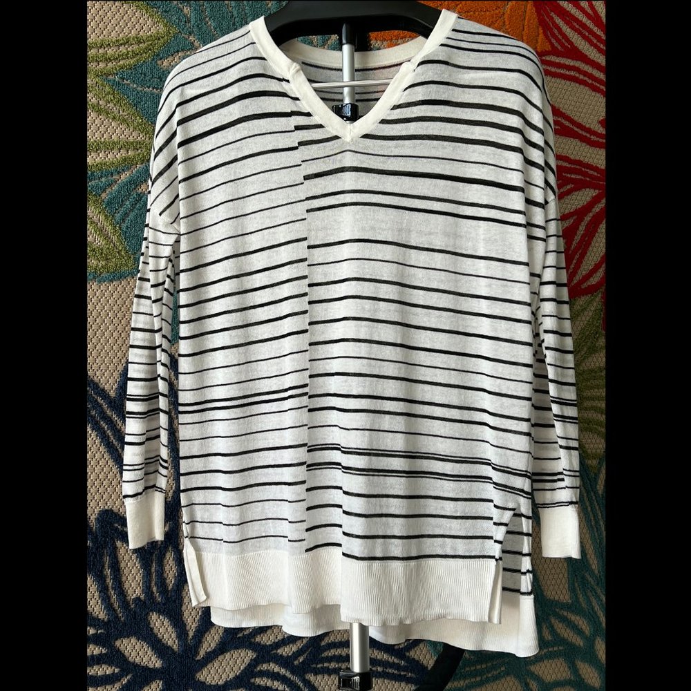 sold - CAbi Captain Sweater #5590 - Lightweight Cotton Blend - S